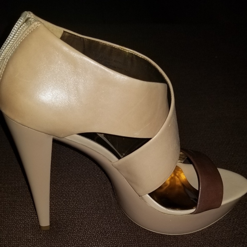 Shoes - Picture 2 of 4